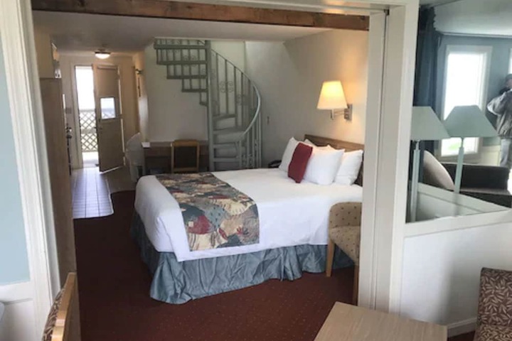 The Corsair & Cross Rip Oceanfront Resort