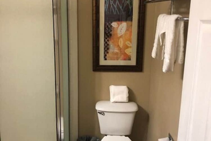 Room 13 of 37