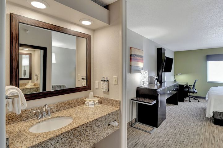 Room 82 of 163