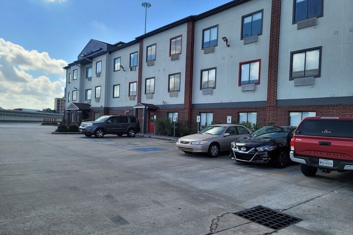 Hotel 2 of 67