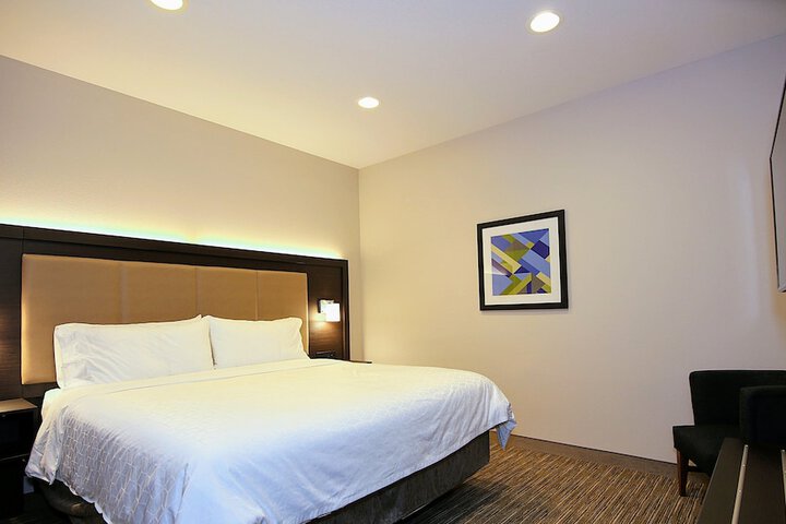 Holiday Inn Express & Suites Ashland by IHG