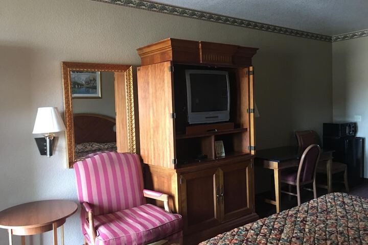 Room 17 of 30