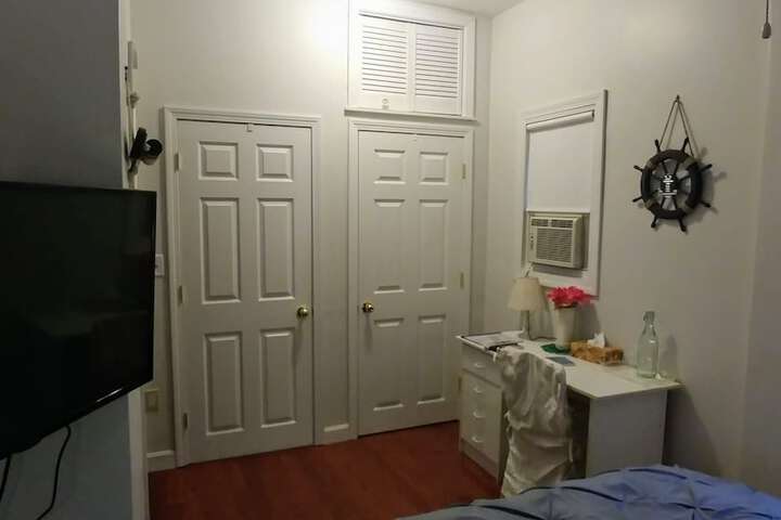 Room 9 of 36