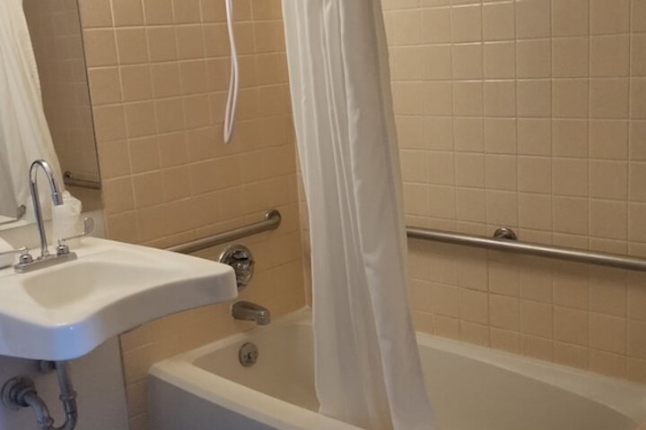 Room 20 of 32