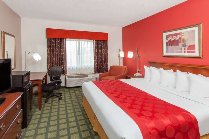 Room 10 of 26