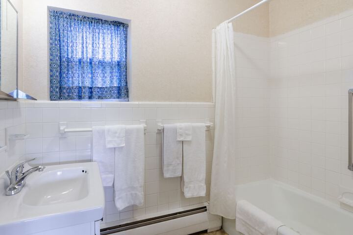 Knob Hill Motor Lodge – Hillsville