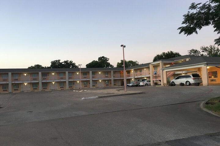 Hotel 6 of 15