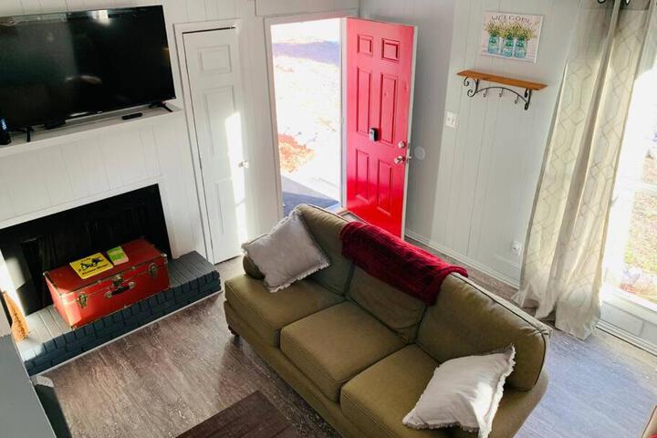 Mountain Vibes at Hidden Pond Lodge - 3beds / 2bth