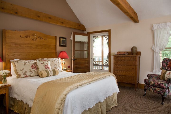 The White Oak Inn