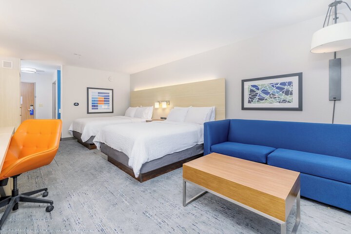 Holiday Inn Express & Suites Medford by IHG