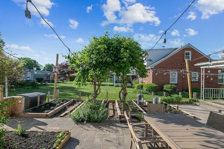 sweet Serenity" Stay 10 Minutes From Hershey 3 Bedroom Home by RedAwning