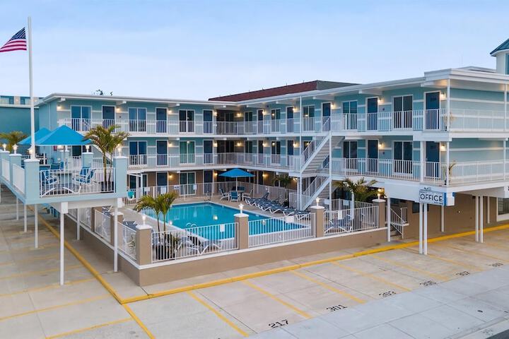 The Harbor Light Family Resort