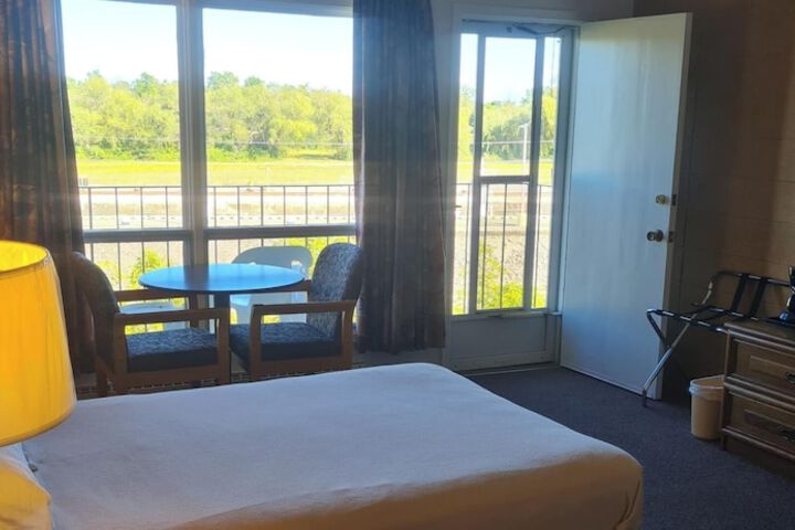 Room 19 of 46