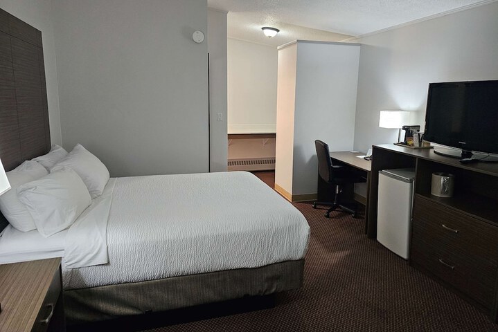 Room 9 of 27