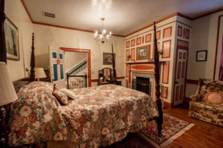 The Historic Fairfield Inn