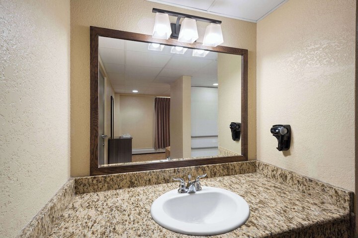 Days Inn & Suites by Wyndham Bozeman