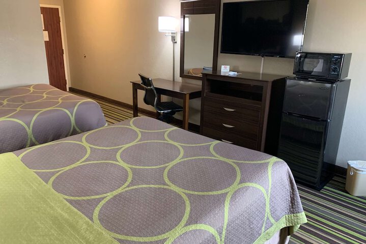 Room 14 of 39