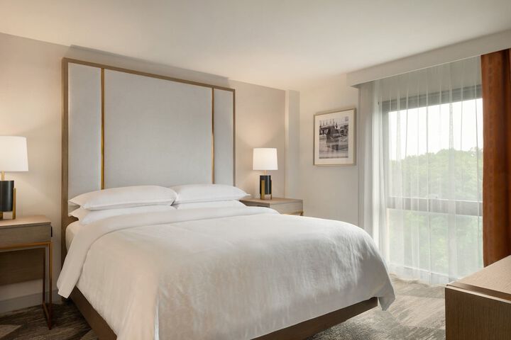 Room 46 of 95