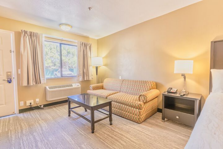 Room 32 of 40