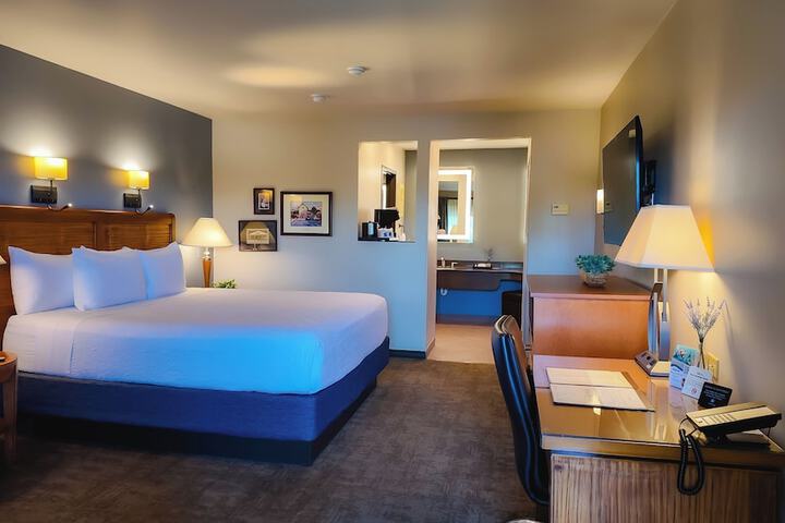 Adelaide Inn