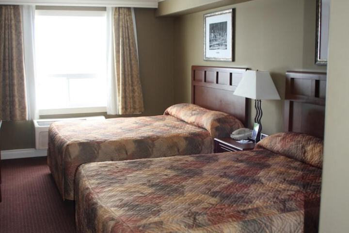 Room 9 of 28