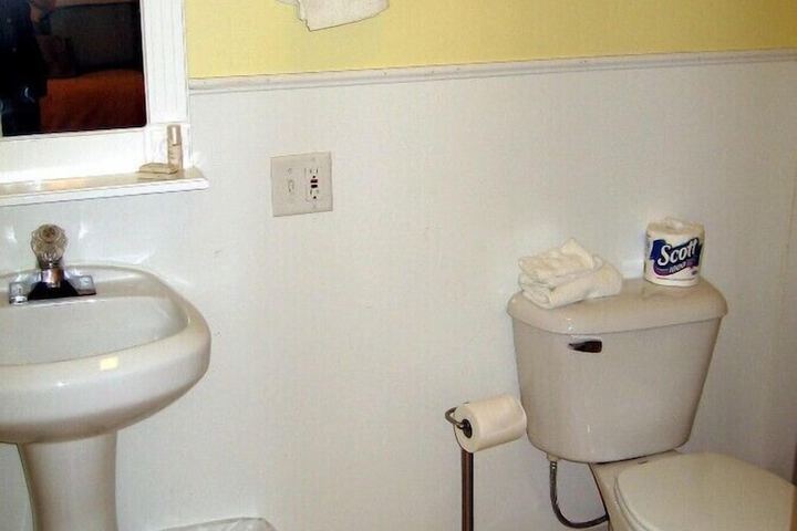 Room 34 of 39