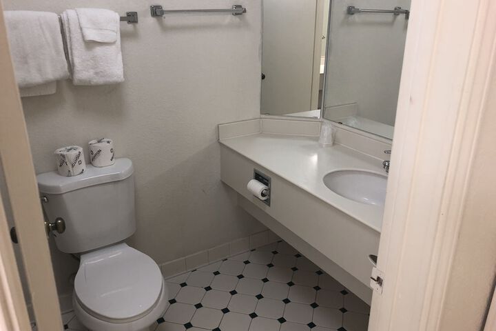Room 34 of 57