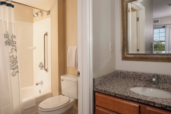 Room 32 of 49