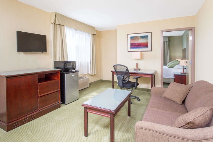Room 17 of 30