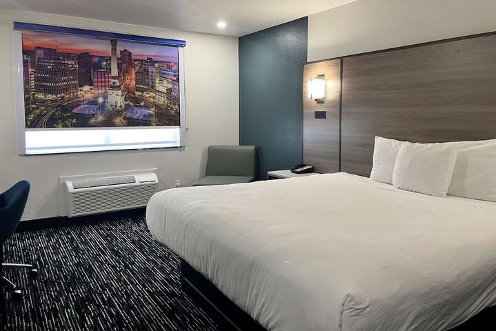 Room 44 of 52