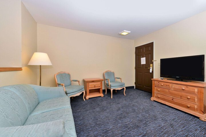 Room 13 of 23