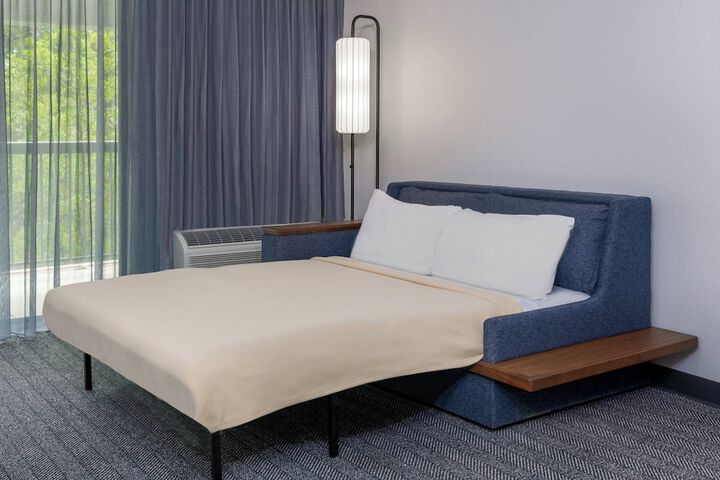 Room 28 of 39