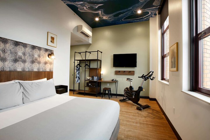 Room 14 of 74