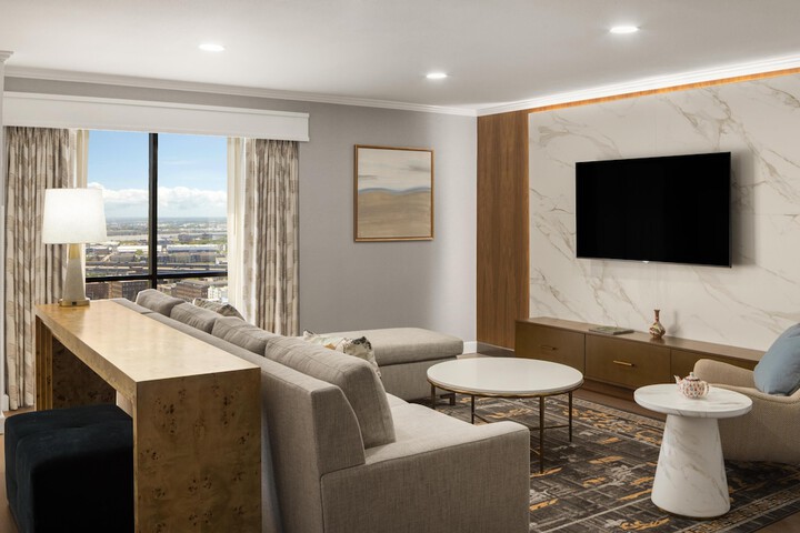 Hilton New Orleans Riverside