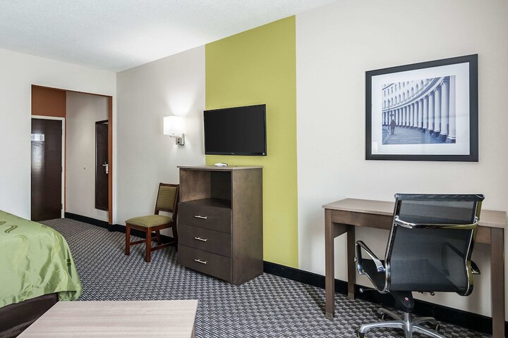 Room 18 of 30