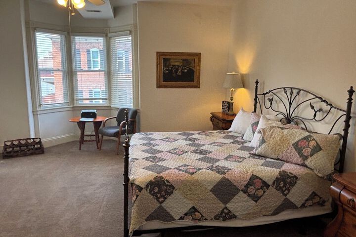 Hermann Crown Suites
