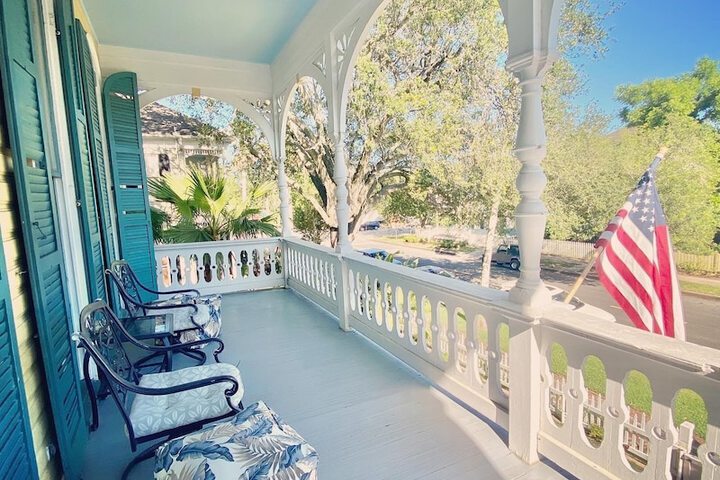 Coppersmith Inn B & B