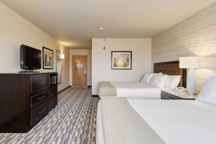 Holiday Inn Express Hotel & Suites Warwick-Providence (Arpt) by IHG
