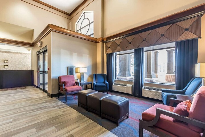 Comfort Suites St. Charles - St Louis