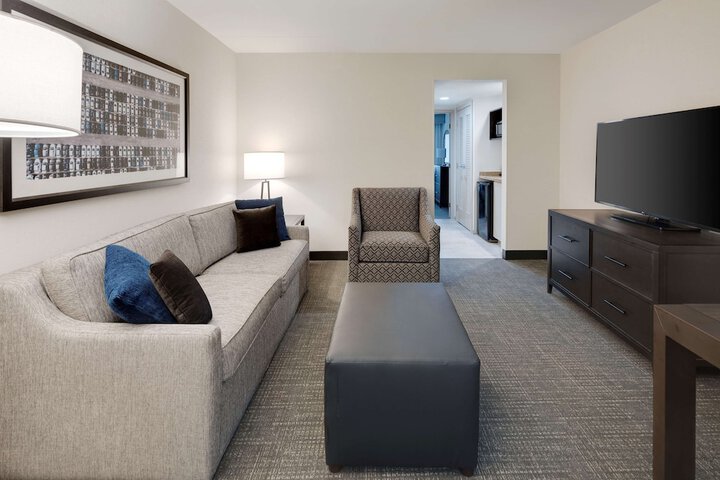 Embassy Suites by Hilton Detroit Troy Auburn Hills