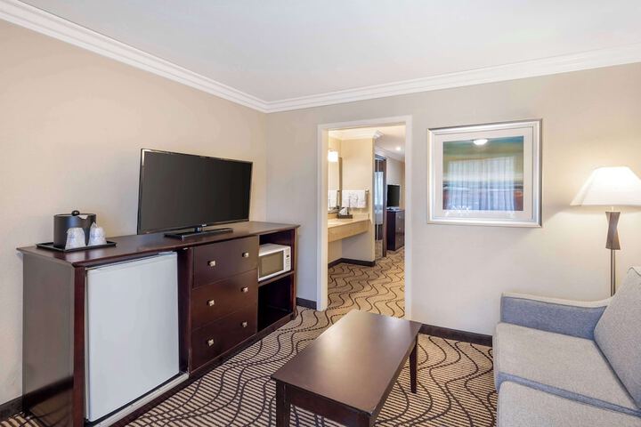 Room 43 of 79