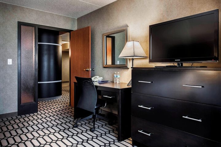 Delta Hotels by Marriott Fargo