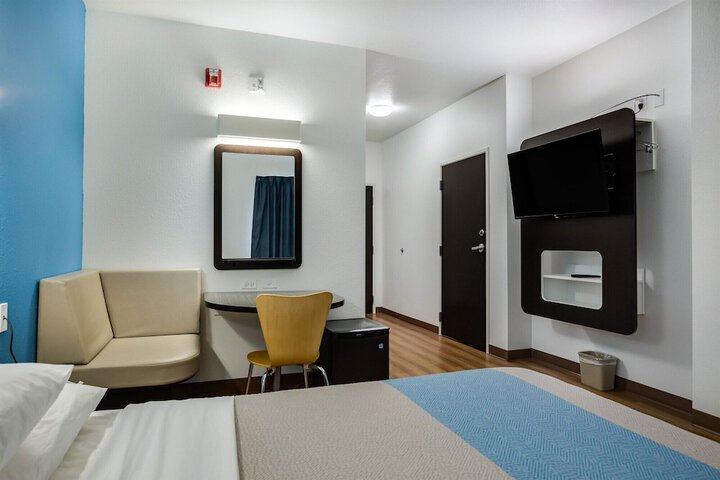 Motel 6 Poplar Bluff MO