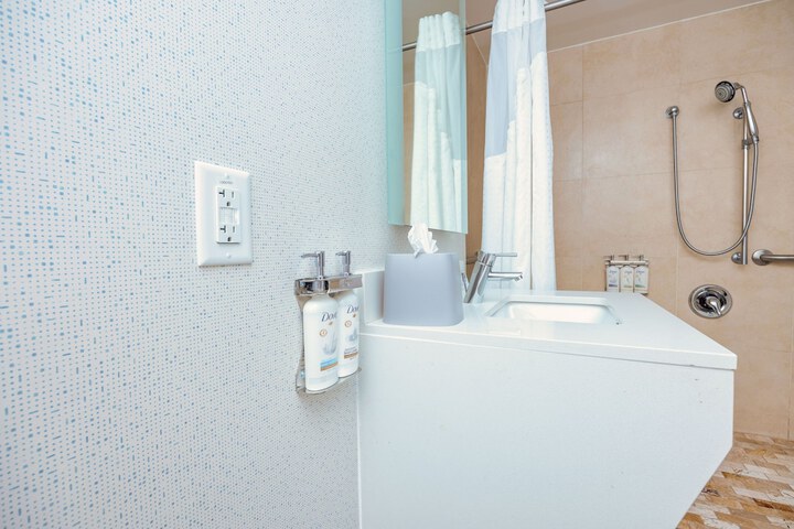 Holiday Inn Express Boston - Saugus by IHG