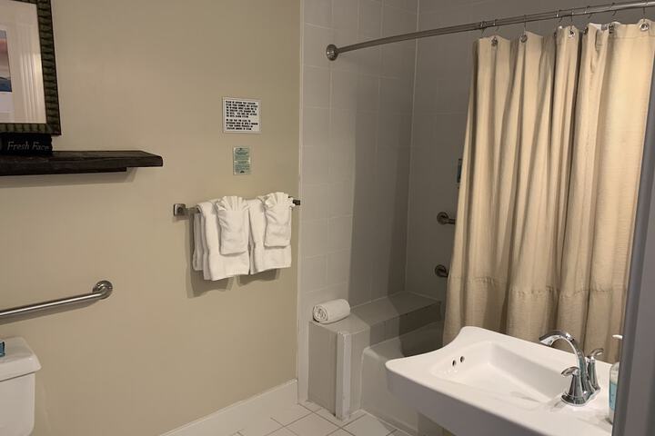 Room 80 of 163