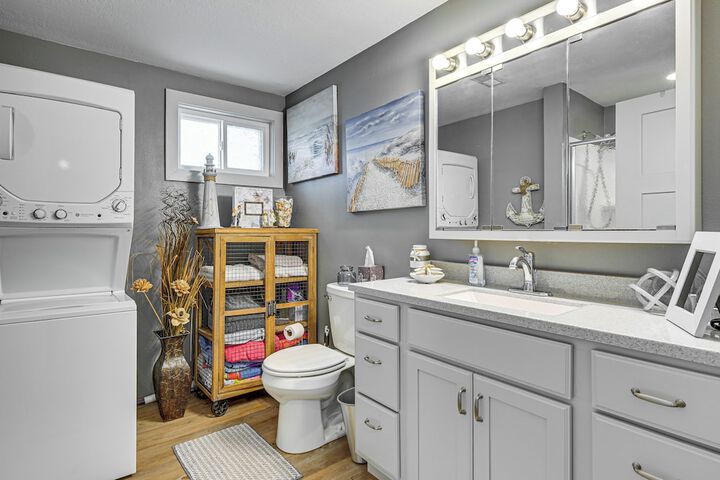 Anglers Cottage on Lake Cornelia: Pets Welcome!