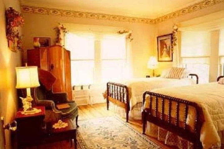 Far View - a Bed & Breakfast Estate
