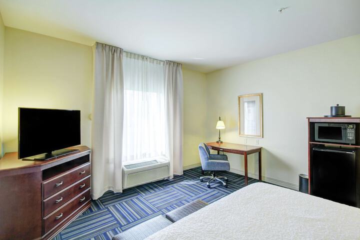 Room 25 of 33
