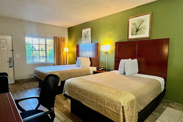 Travelodge Suites by Wyndham Lake Okeechobee