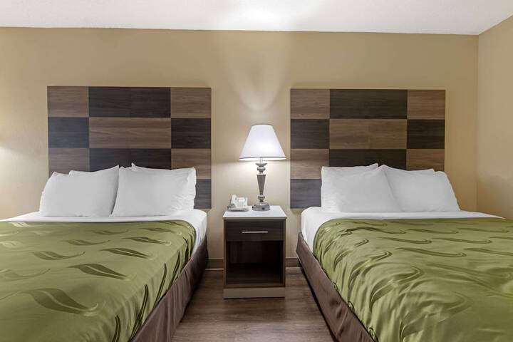 Room 30 of 47
